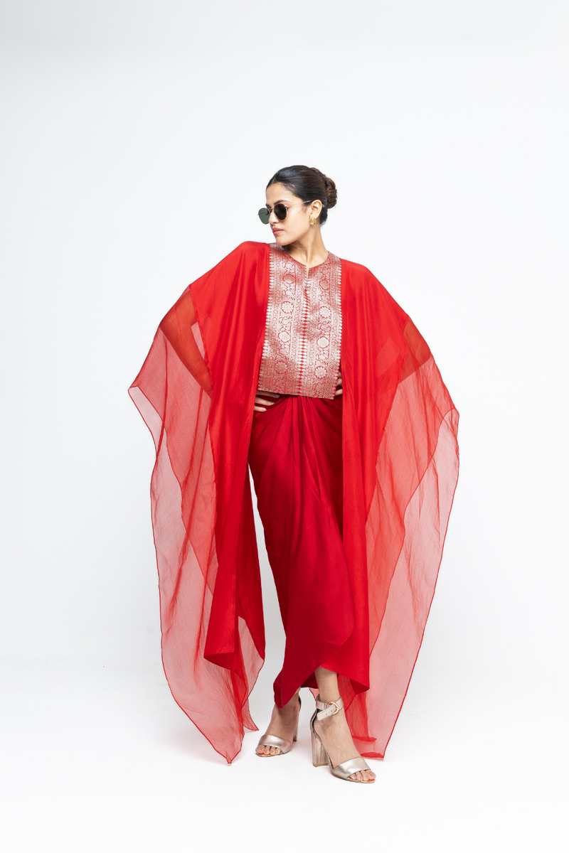 Onaya - Silk Cape set - Red