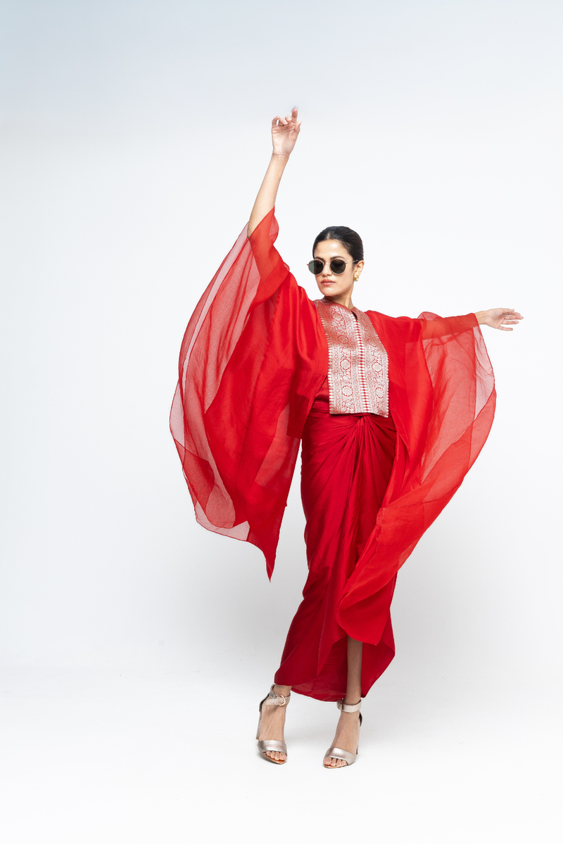 Onaya - Silk Cape set - Red