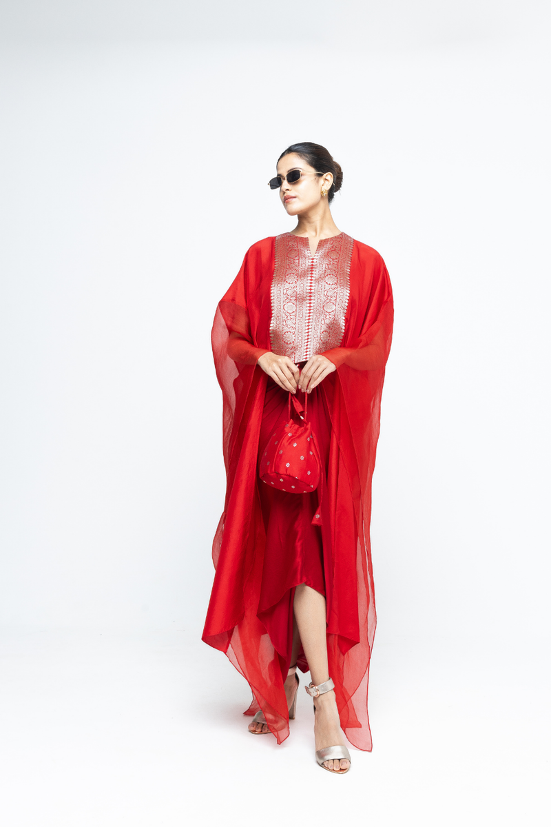 Onaya - Silk Cape set - Red