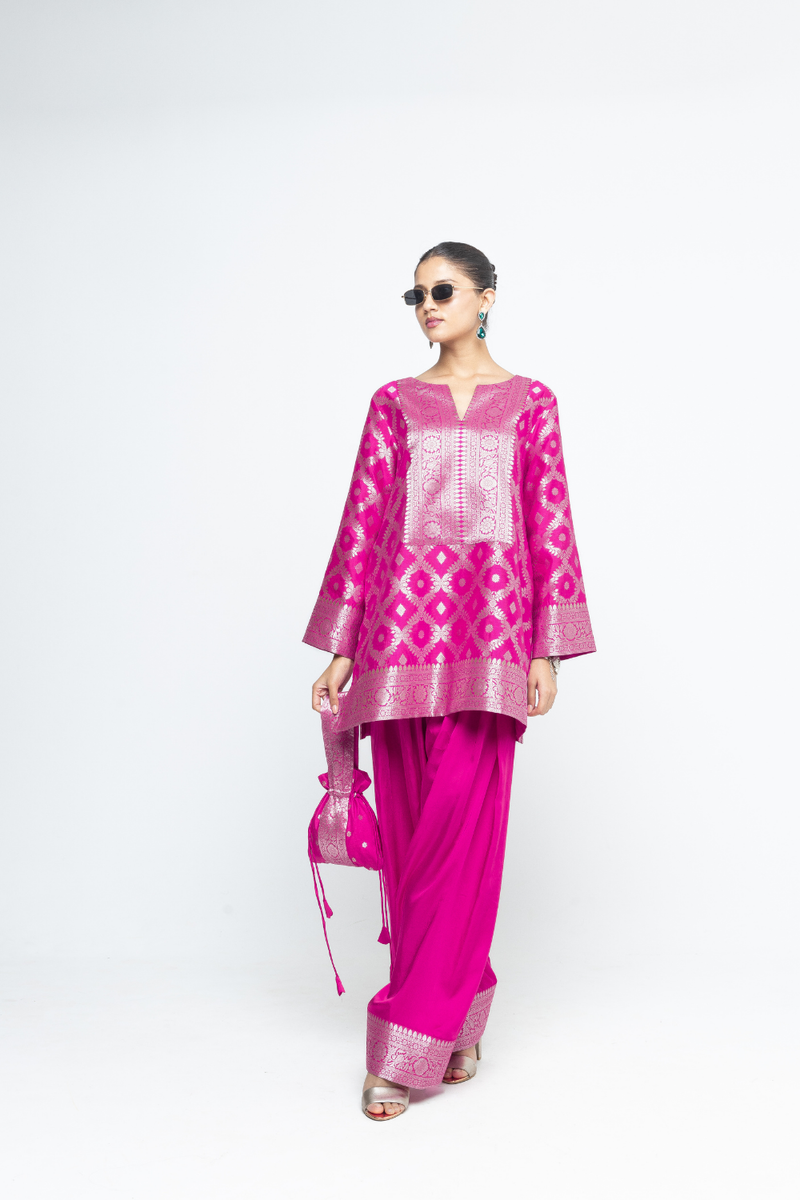 Seerat - Brocade Jaal Silk Kurta with Farshi set - Pink
