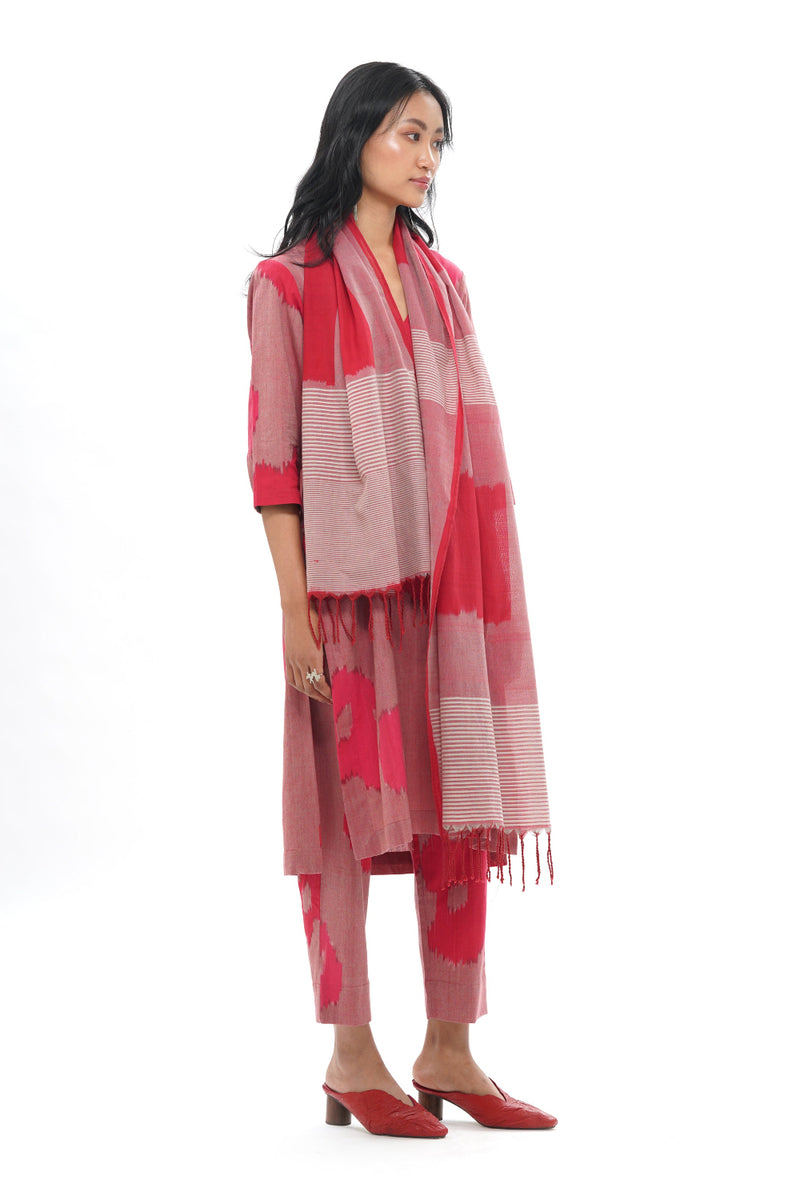 YUKI STOLE 100% cotton by Translate - Handwoven Ikat in pink color for women in Singapore