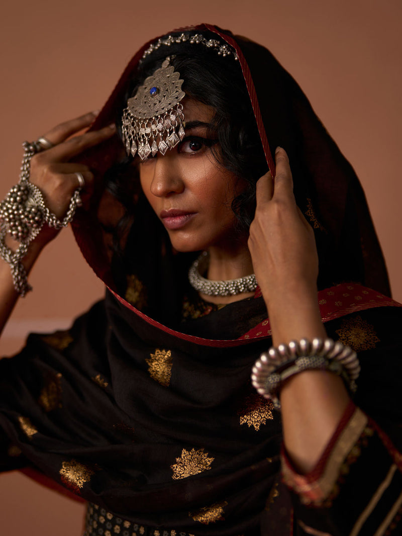 Lavanya Dupatta banarasi dupatta by SWATTI KAPOOR in black for women in Singapore