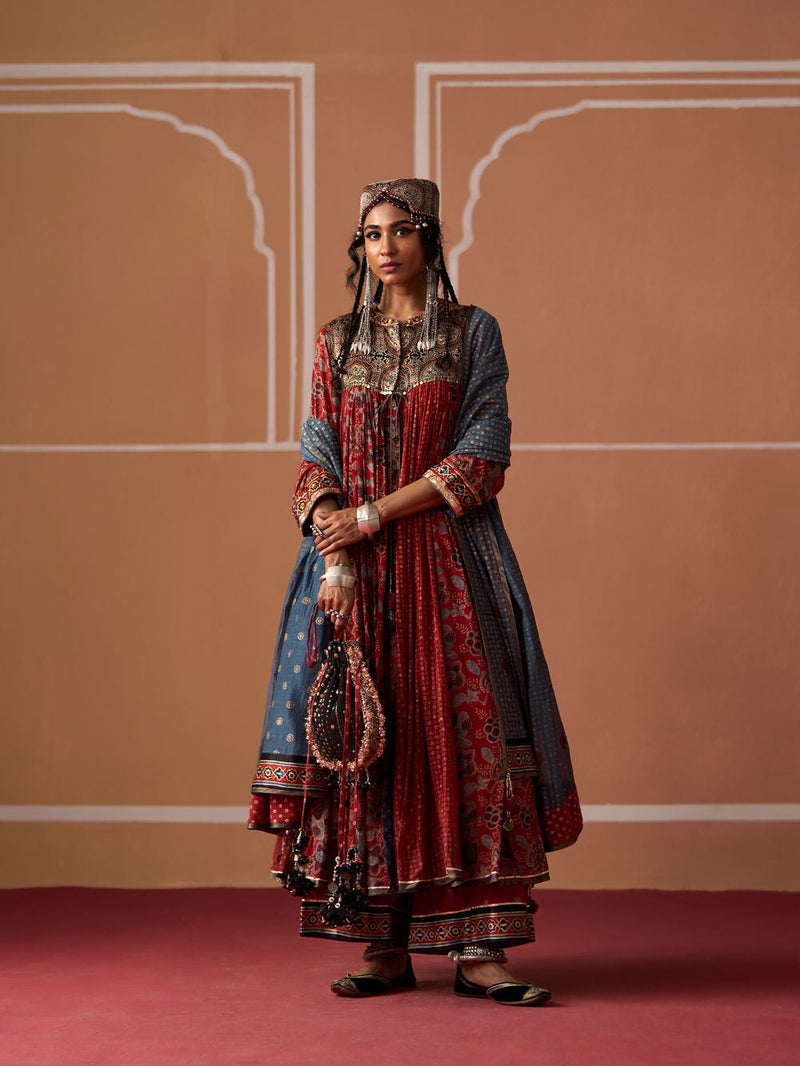 Vanya Kurta chanderi kurta/kurta set by SWATTI KAPOOR in rust, black for women in Singapore