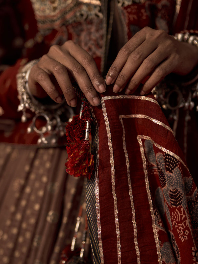 Fari Dupatta chanderi dupatta by SWATTI KAPOOR in rust for women in Singapore