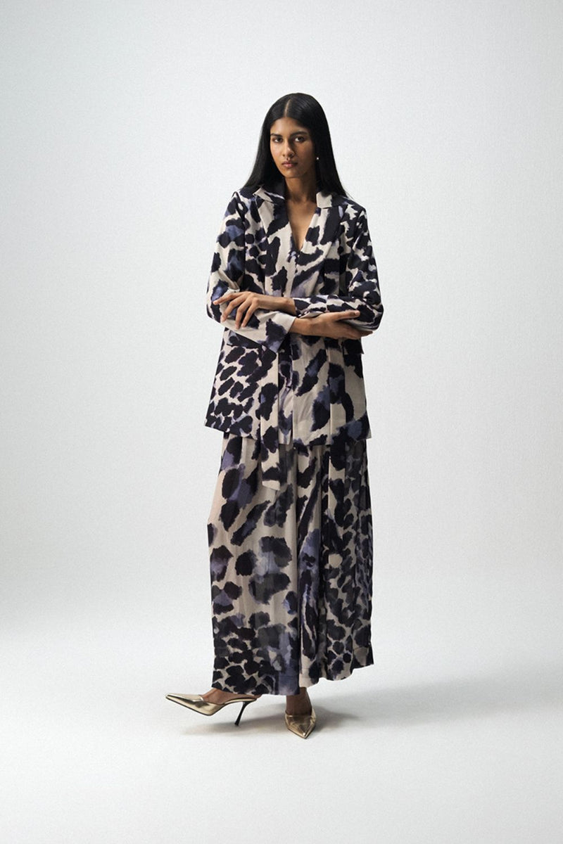 SAMBURU BLAZER & PANTS SET by Yam in blue color for women in Singapore