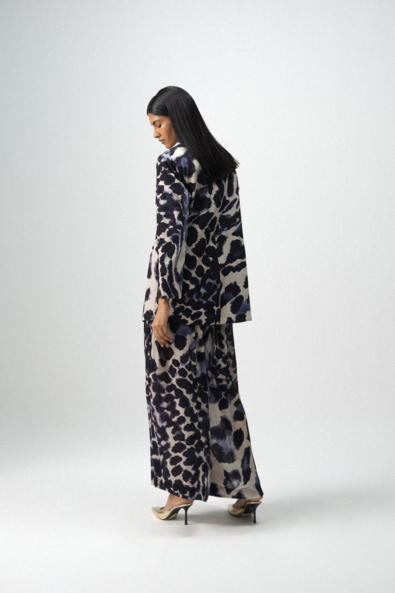 SAMBURU BLAZER & PANTS SET by Yam in blue color for women in Singapore