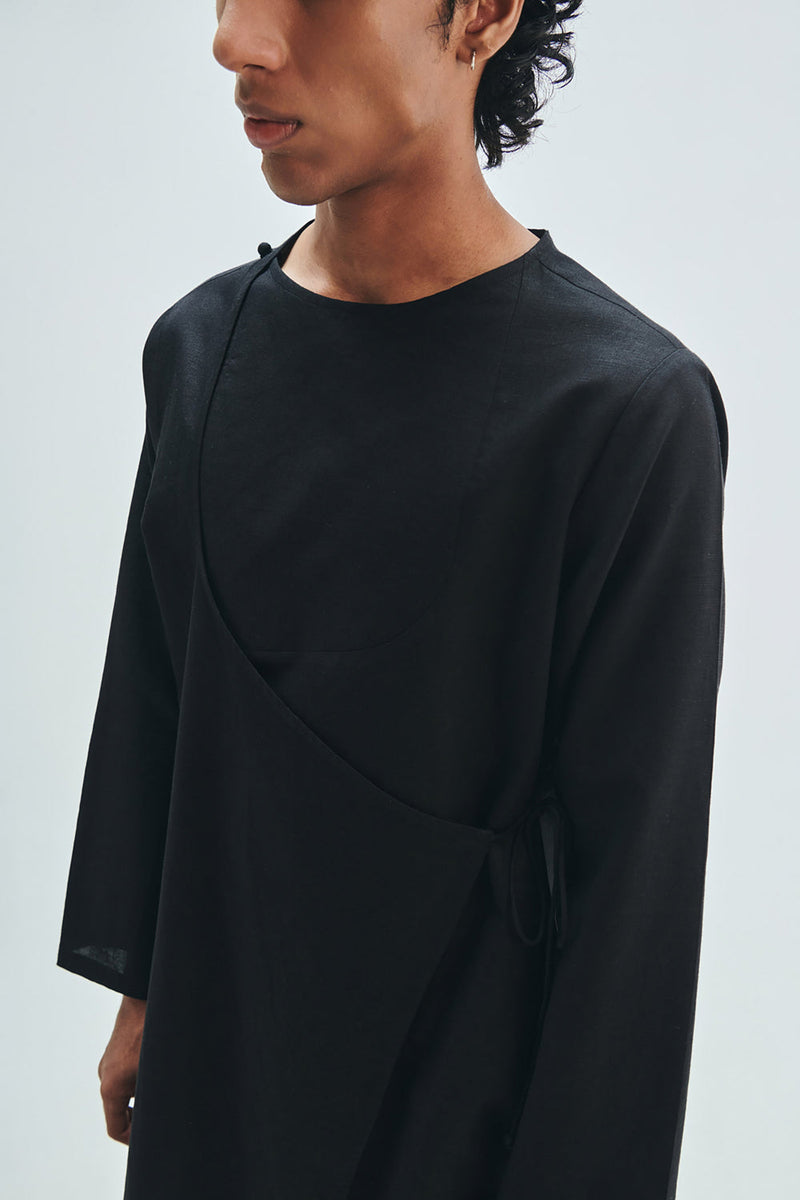 Kohl Co-Linen Men’s Angrakha Kurta cotton linen kurta/kurta set by Saphed Men in black for men in Singapore