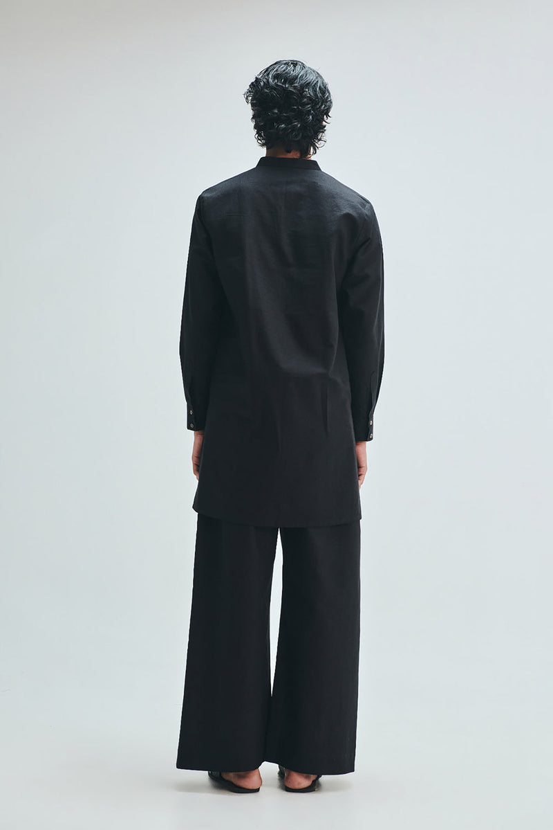 Kohl Co-Linen Men’s Pleated Yoke Kurta cotton linen kurta/kurta set by Saphed Men in black for men in Singapore