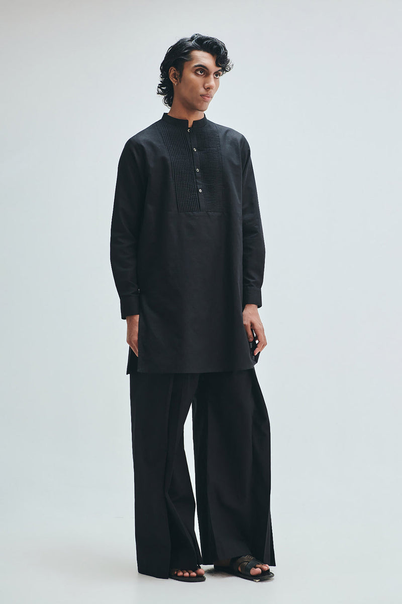 Kohl Co-Linen Men’s Pleated Yoke Kurta cotton linen kurta/kurta set by Saphed Men in black for men in Singapore