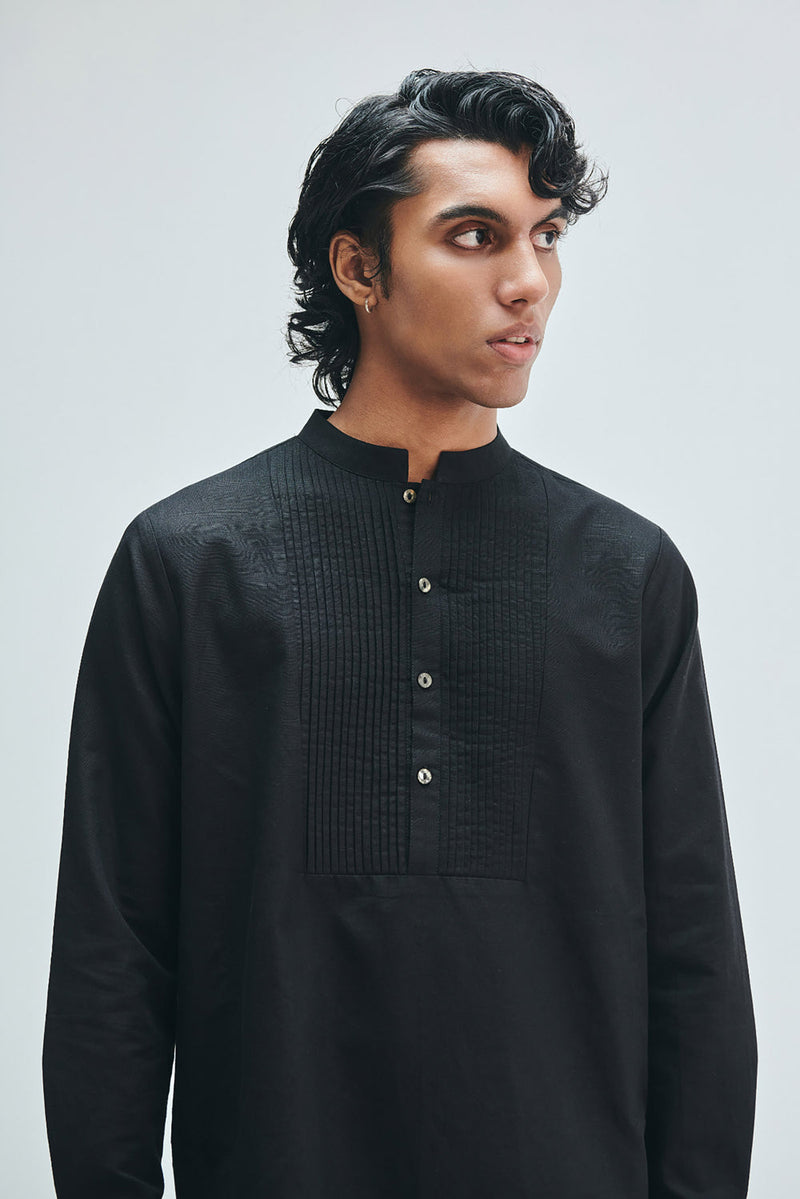 Kohl Co-Linen Men’s Pleated Yoke Kurta cotton linen kurta/kurta set by Saphed Men in black for men in Singapore