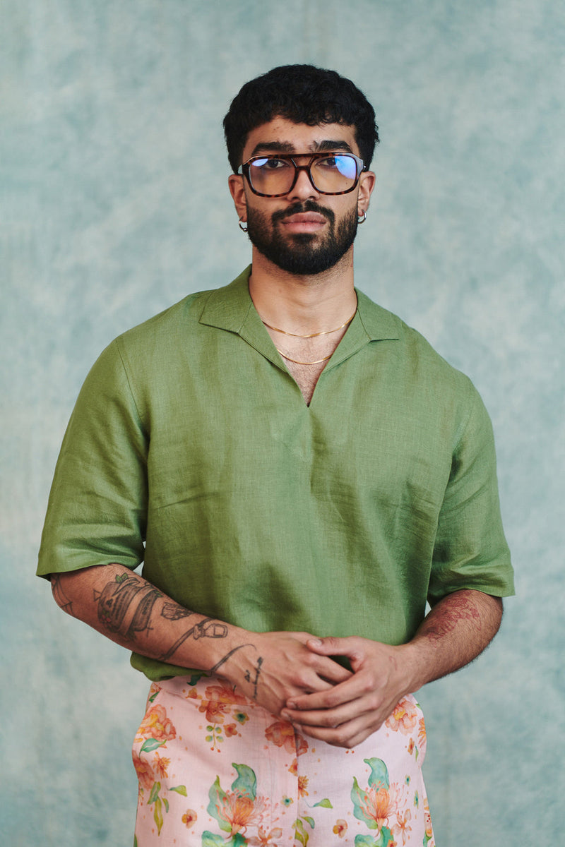 Moss Linen Men's Popover Shirt linen shirt by Saphed Men in moss green for men in Singapore