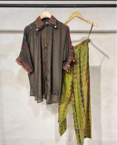 CPFP26-21 CUL 2-20 E ALICIA SHIRT + HELIO PANTS-Size TOP: FS; BOTTOM: L