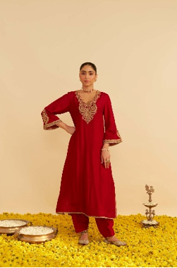 SBFP26-22 HAAYAT DEEP RED-Size L