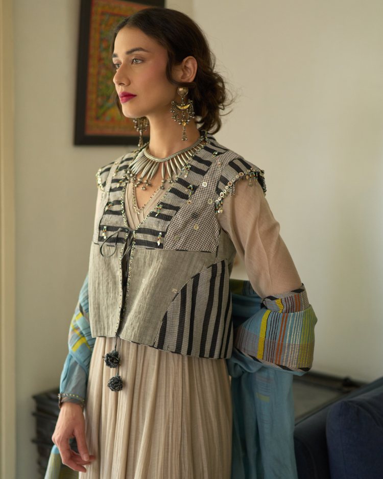 Vira Gilet silk cotton jamdani indo-western by SWATTI KAPOOR in white for women in Singapore
