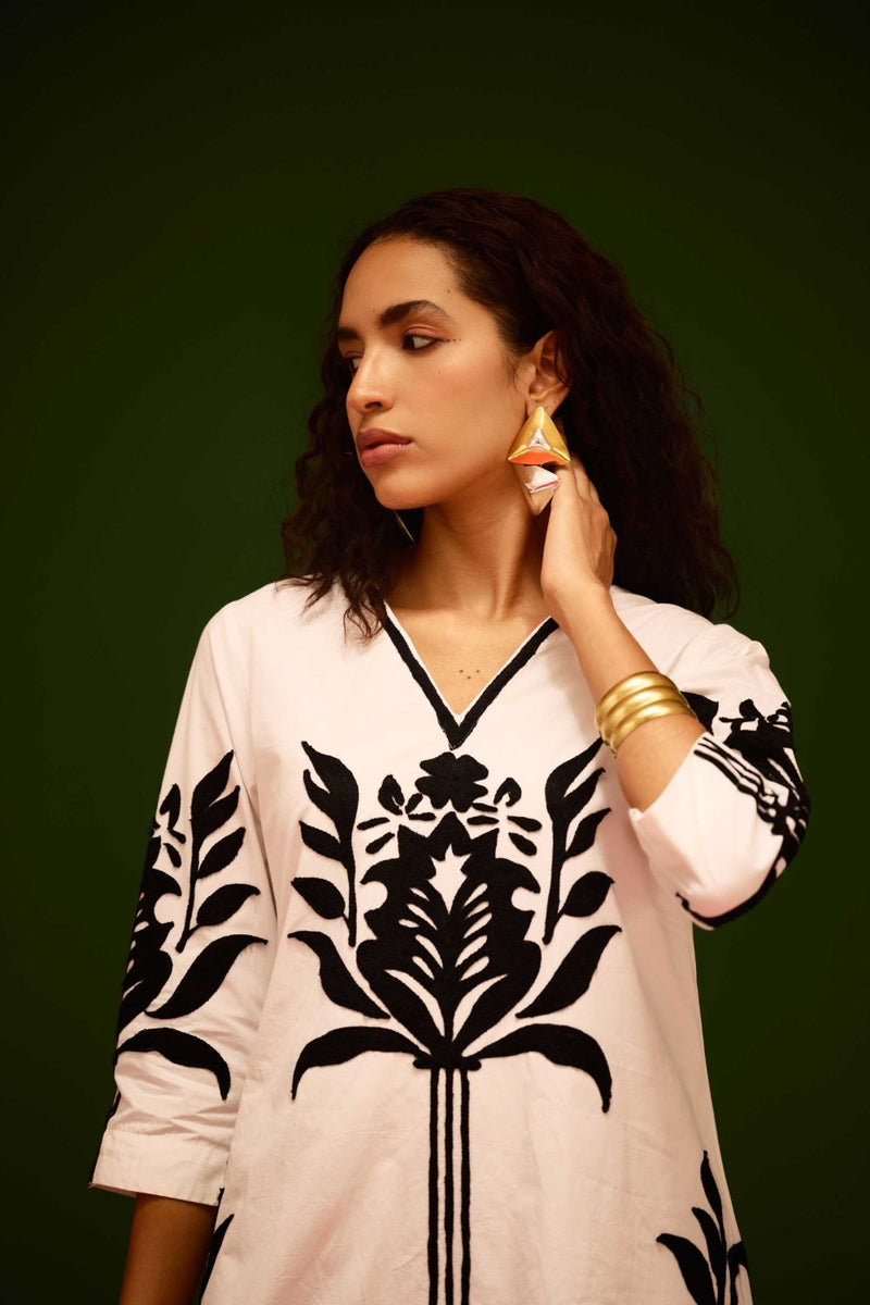 Ivory Cotton Shift Dress With Black Tulip Thread Embroidery poplin Buy Ivory Cotton Shift Dress With Black Tulip Thread Embroidery from C&W | Dresses for Women by Indian Summer Story in ivory color for women in Singapore