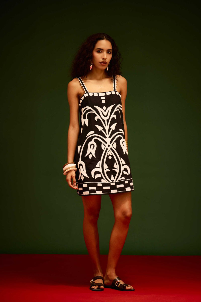Black Strappy Cotton Shift Dress With Ivory Garden Thread Embroidery poplin Buy Black Strappy Cotton Shift Dress With Ivory Garden Thread Embroidery from C&W | Dresses for Women by Indian Summer Story in black color for women in Singapore