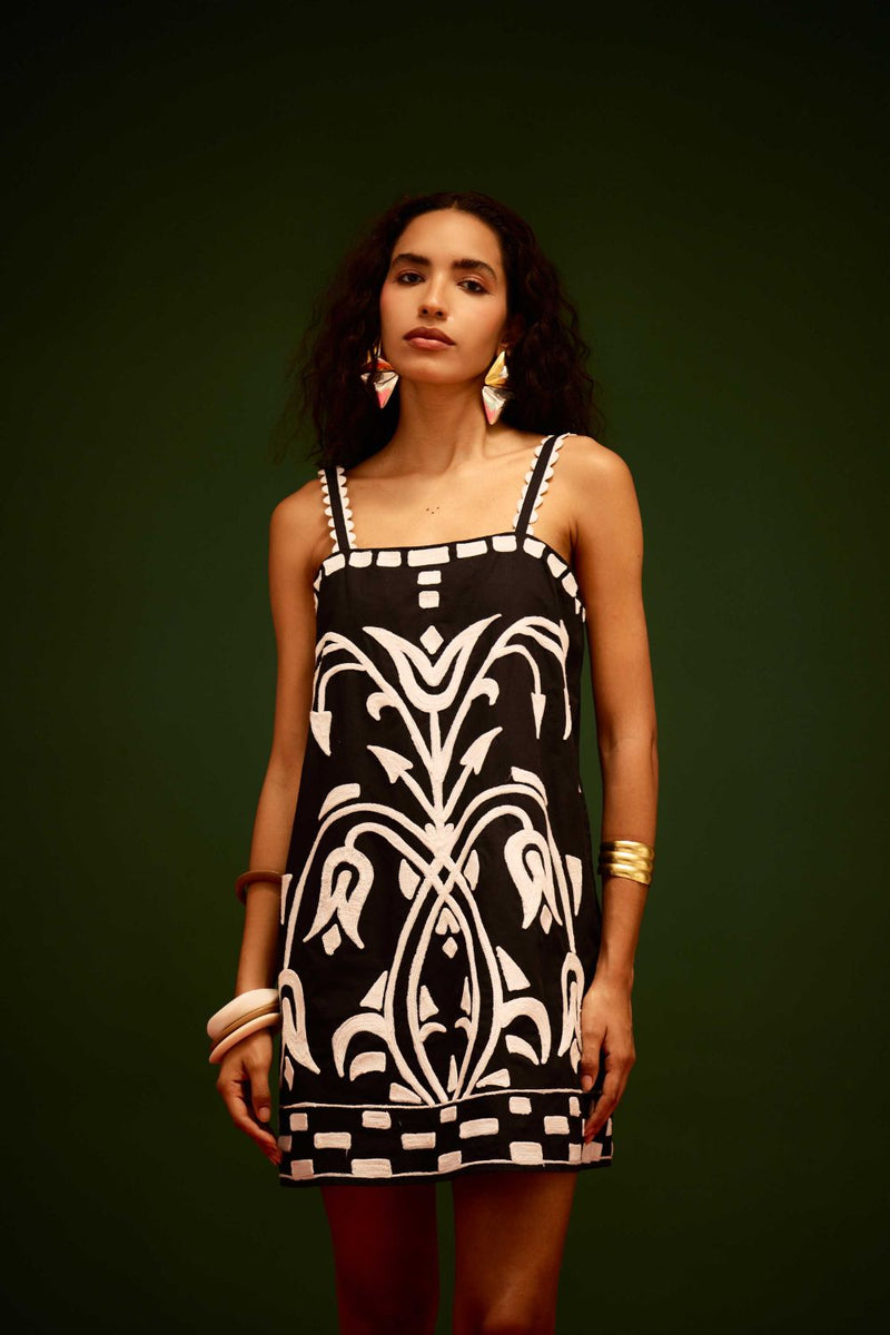 Black Strappy Cotton Shift Dress With Ivory Garden Thread Embroidery poplin Buy Black Strappy Cotton Shift Dress With Ivory Garden Thread Embroidery from C&W | Dresses for Women by Indian Summer Story in black color for women in Singapore
