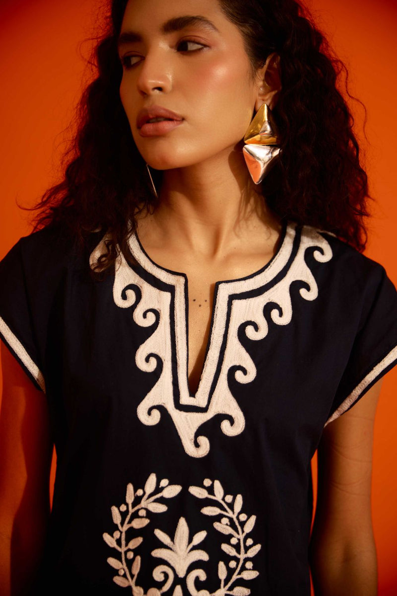 Black Cotton Shift Dress With Ivory Wave Thread Embroidery poplin Buy Black Cotton Shift Dress With Ivory Wave Thread Embroidery from C&W | Dresses for Women by Indian Summer Story in black color for women in Singapore