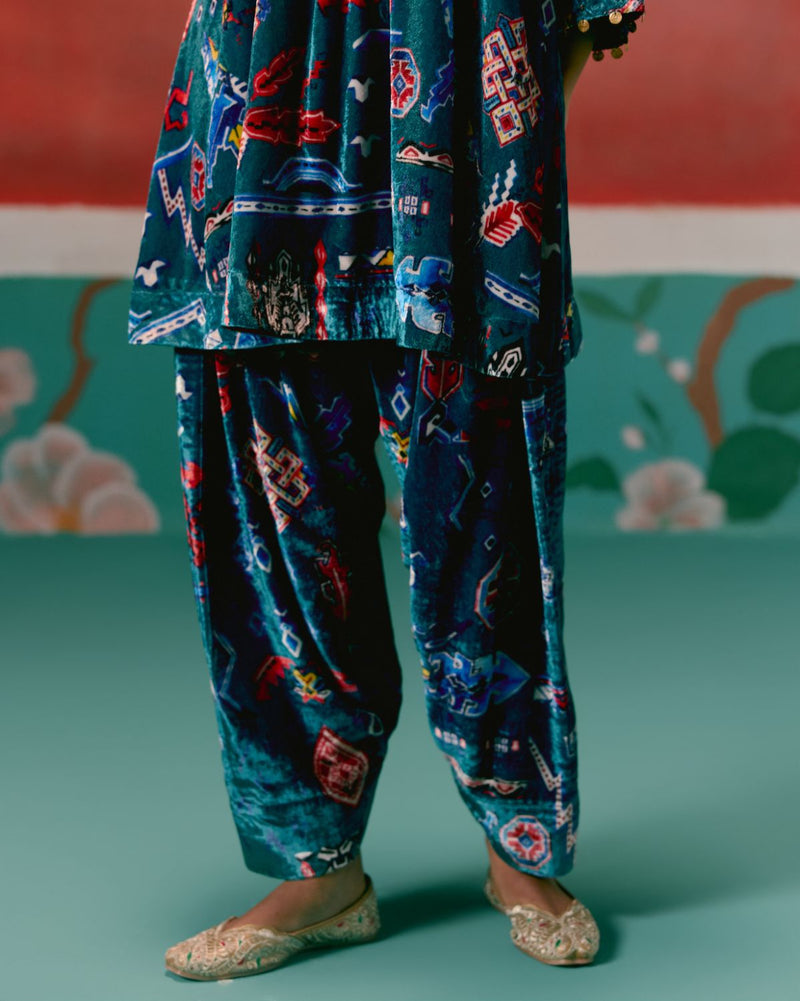 Teal Aztec Velvet Kurta Set Buy Teal Aztec Velvet Kurta Set from C&W | Kurta/Kurta Sets for Women by Label Mogra in teal color for women in Singapore