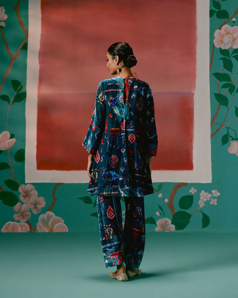 Teal Aztec Velvet Kurta Set Buy Teal Aztec Velvet Kurta Set from C&W | Kurta/Kurta Sets for Women by Label Mogra in teal color for women in Singapore