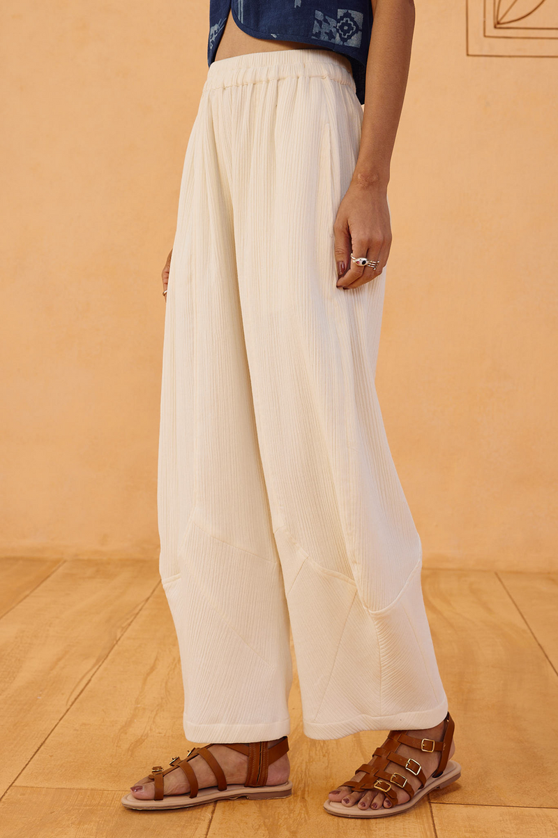 The Frame Organic Cotton Barrel Trousers double gauze pant/trouser by SUI in off-white for women in Singapore