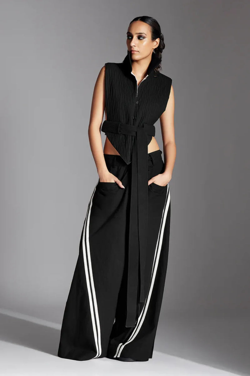 Tuen Jacket in Black cotton by Chola in black color for women in Singapore