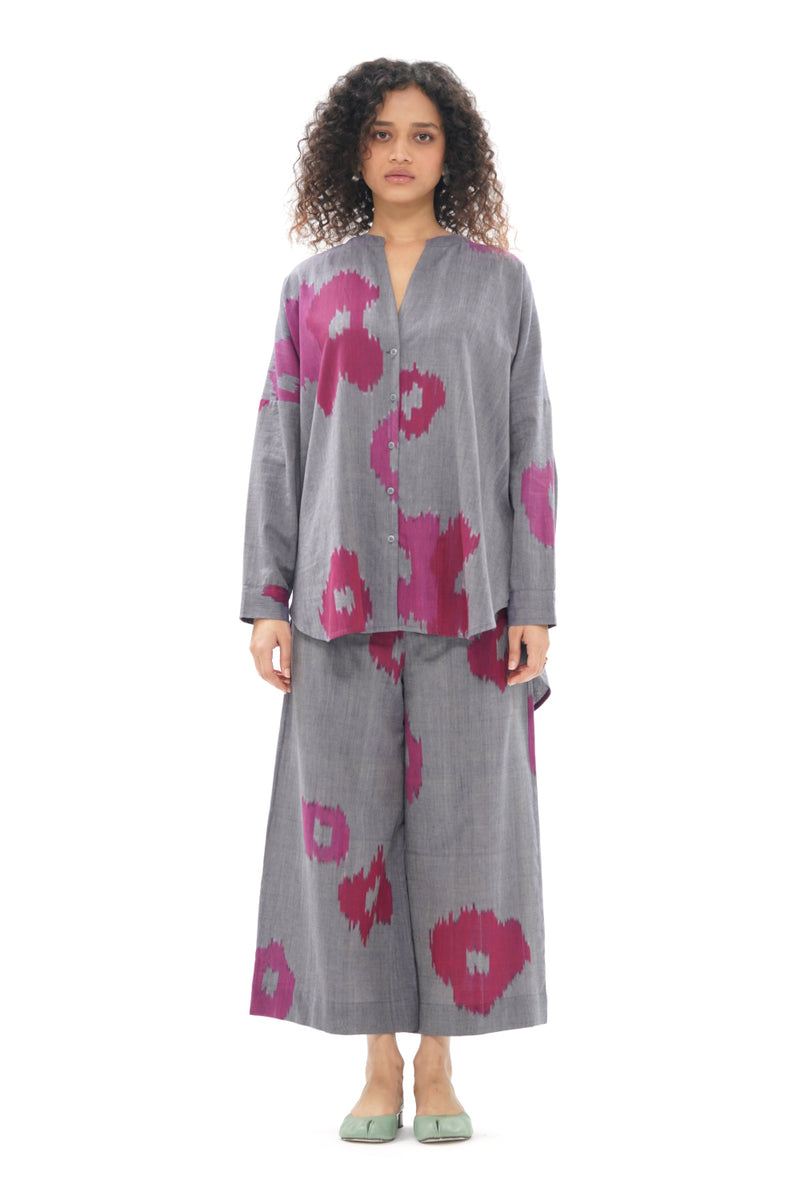 UME RELAXED SHIRT 100% cotton by Translate - Handwoven Ikat in blue color for women in Singapore