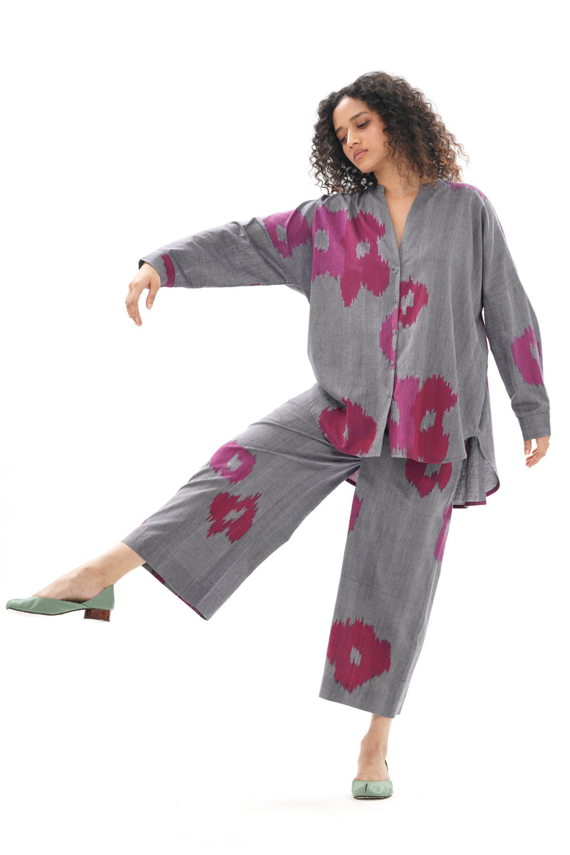 UME RELAXED SHIRT 100% cotton by Translate - Handwoven Ikat in blue color for women in Singapore