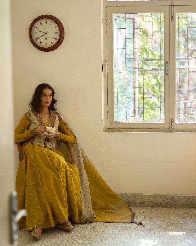 Alka Gilet chanderi indo-western by SWATTI KAPOOR in yellow for women in Singapore