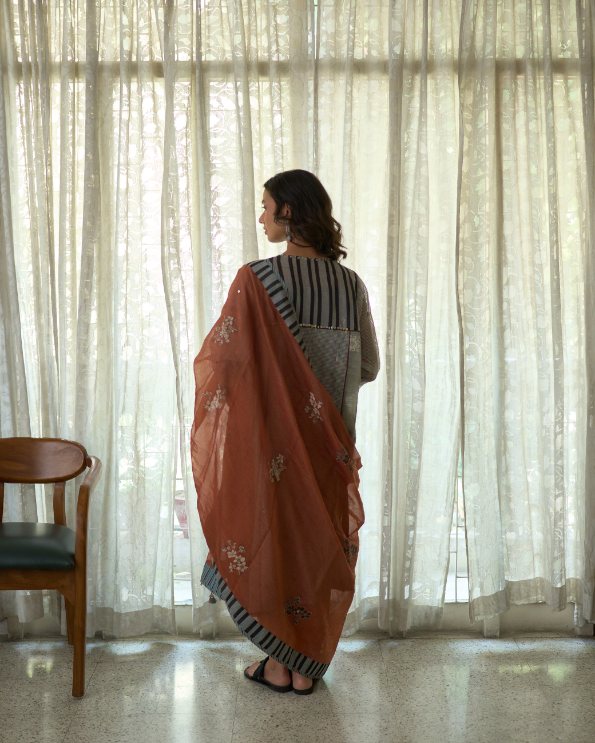 Saroj Kurta silk cotton jamdani kurta/kurta set by SWATTI KAPOOR in white for women in Singapore