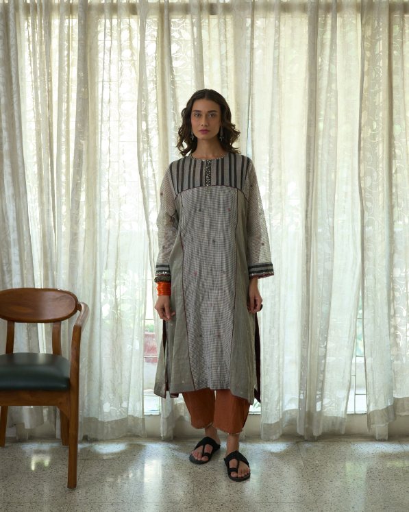 Saroj Kurta silk cotton jamdani kurta/kurta set by SWATTI KAPOOR in white for women in Singapore