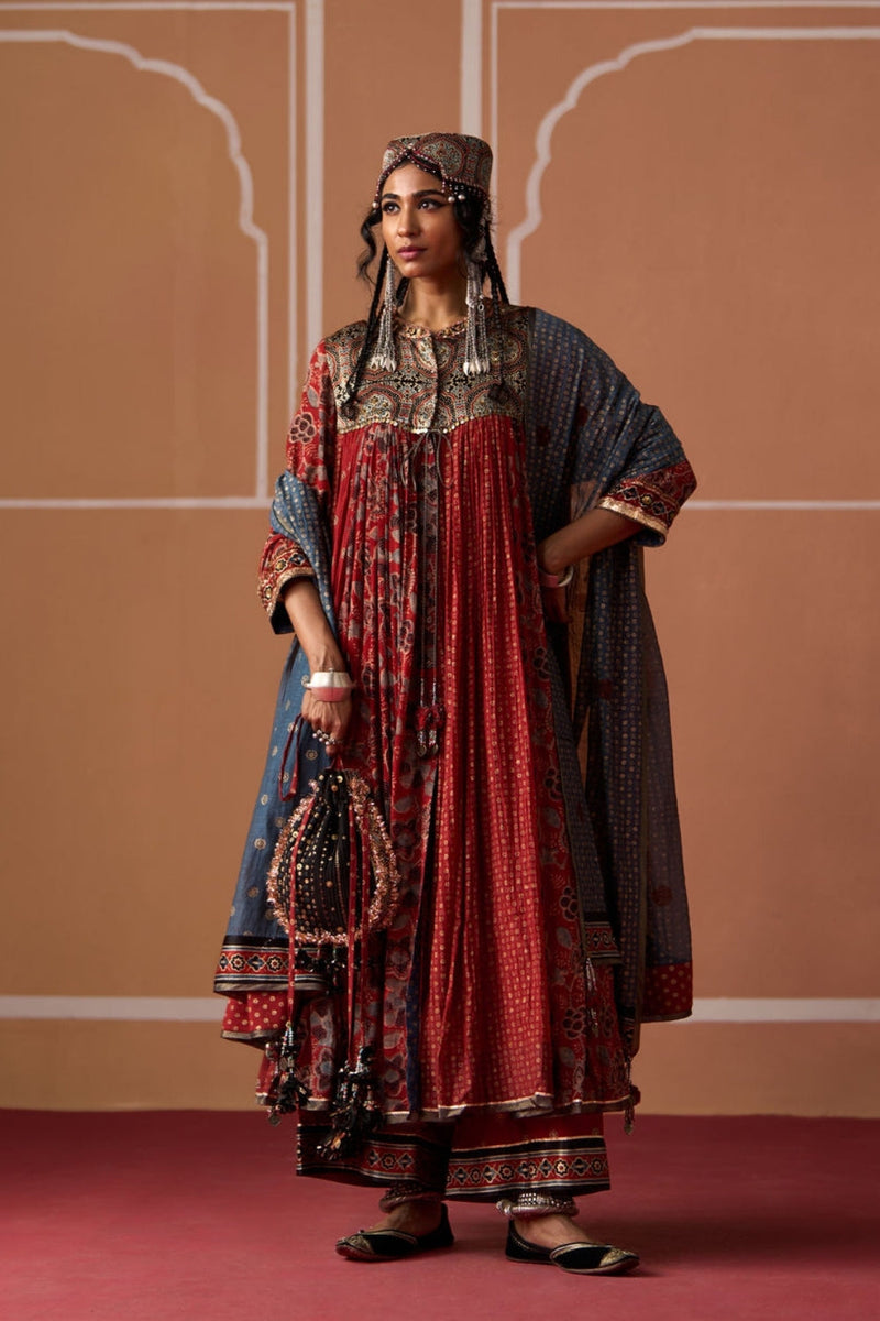 Vanya Kurta chanderi kurta/kurta set by SWATTI KAPOOR in rust, black for women in Singapore