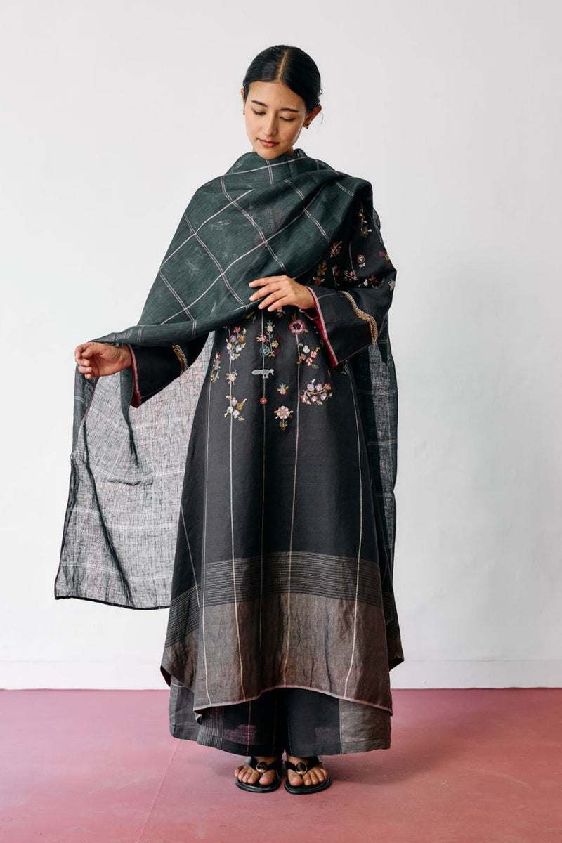 Sava Linen Metallic-Check Dupatta-Charcoal linen dupatta by Manan in black for women in Singapore