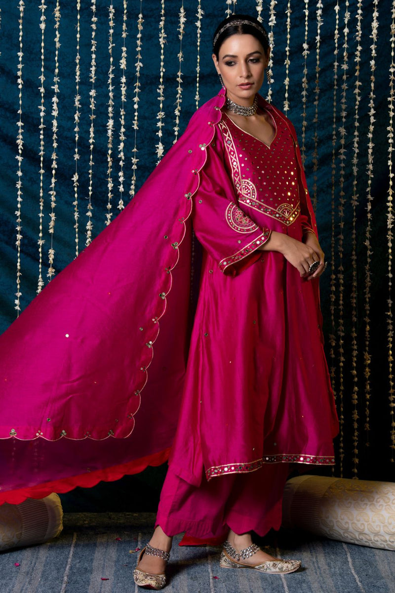Hunar Gulabi Kurta Set silk Buy Hunar Gulabi Kurta Set from C&W | Kurta/Kurta Sets for Women by Maison Shefali for women in Singapore