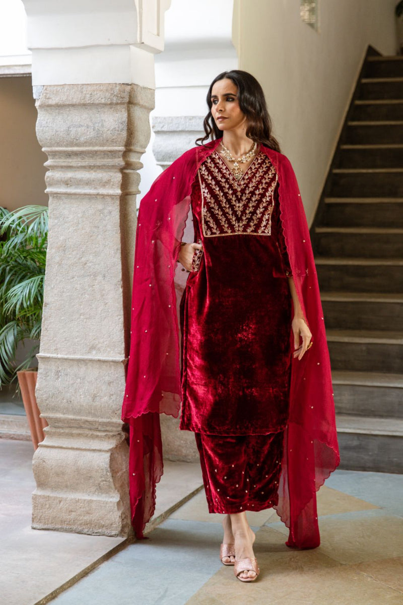 Roya Gulaab - Velvet Embroidered Suit Set Buy Roya Gulaab - Velvet Embroidered Suit Set from C&W | Kurta/Kurta Sets for Women by Maison Shefali for women in Singapore