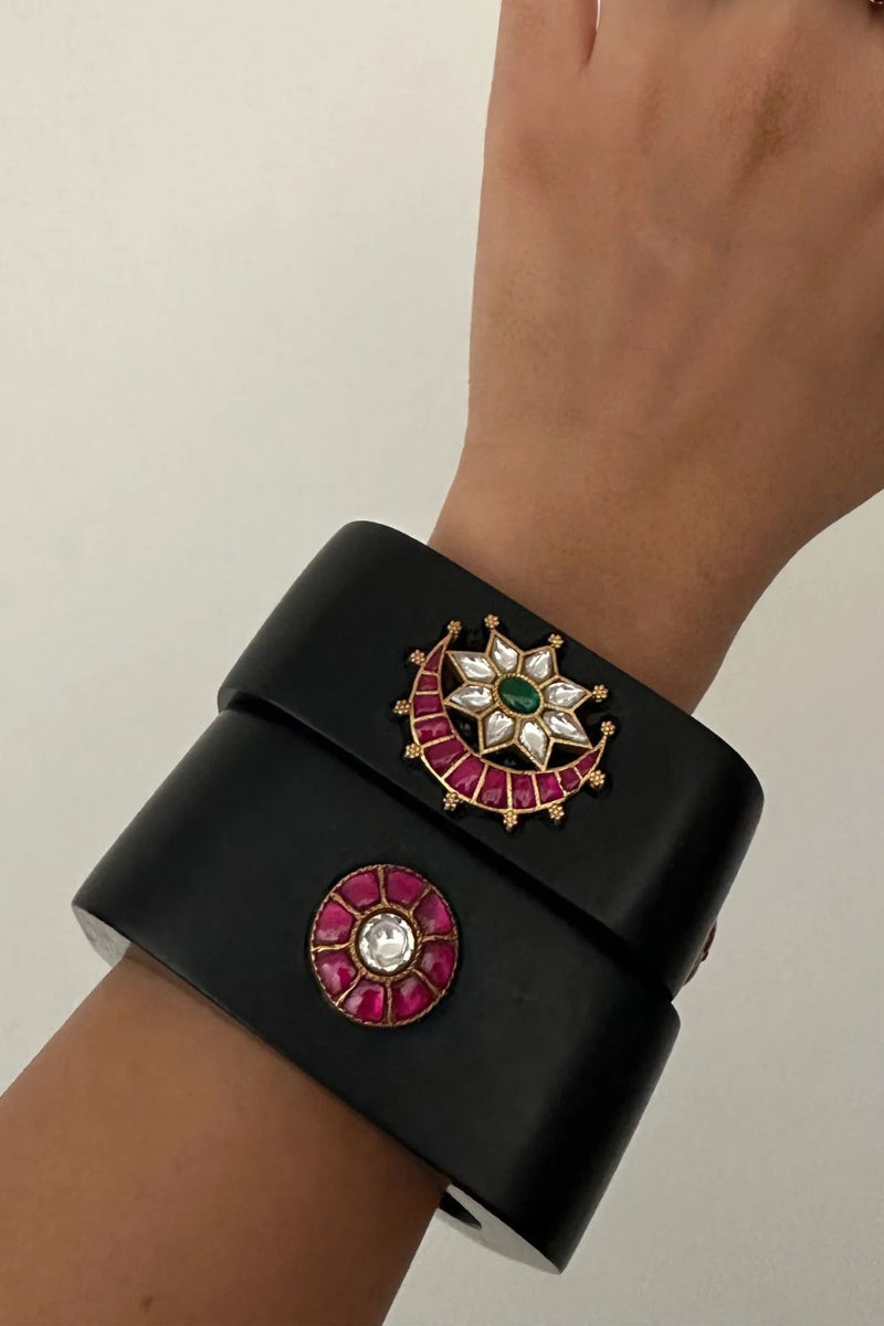 DHFP26-11 WOODEN KUNDAN BANGLE