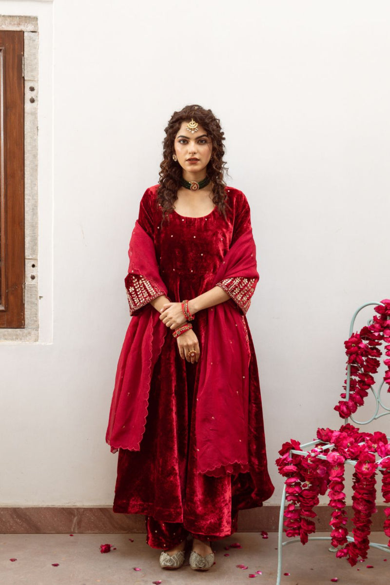 Zeya Gulaab - Velvet Embroidered Suit Set Buy Zeya Gulaab - Velvet Embroidered Suit Set from C&W | Kurta/Kurta Sets for Women by Maison Shefali for women in Singapore