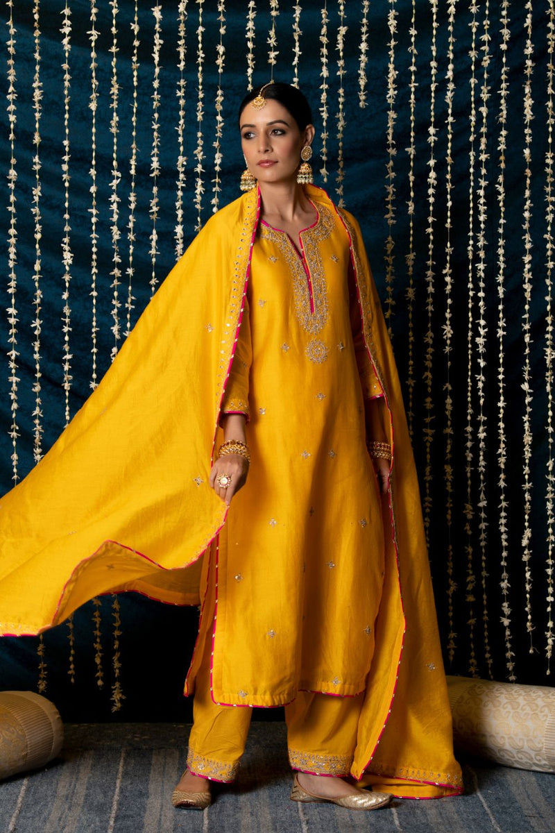 Ambiya Kurta Set silk Buy Ambiya Kurta Set from C&W | Kurta/Kurta Sets for Women by Maison Shefali for women in Singapore