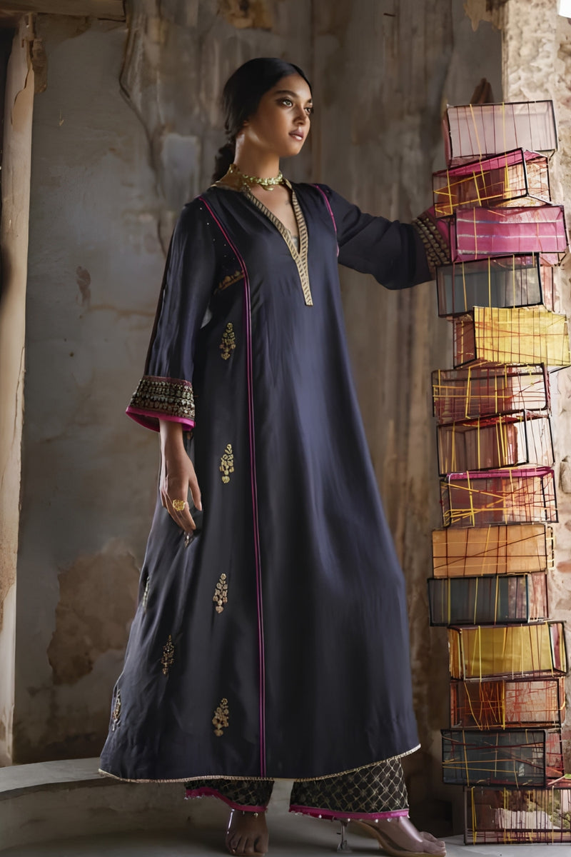 Nadira Black Silk Butti Back Yoke Kurta Set