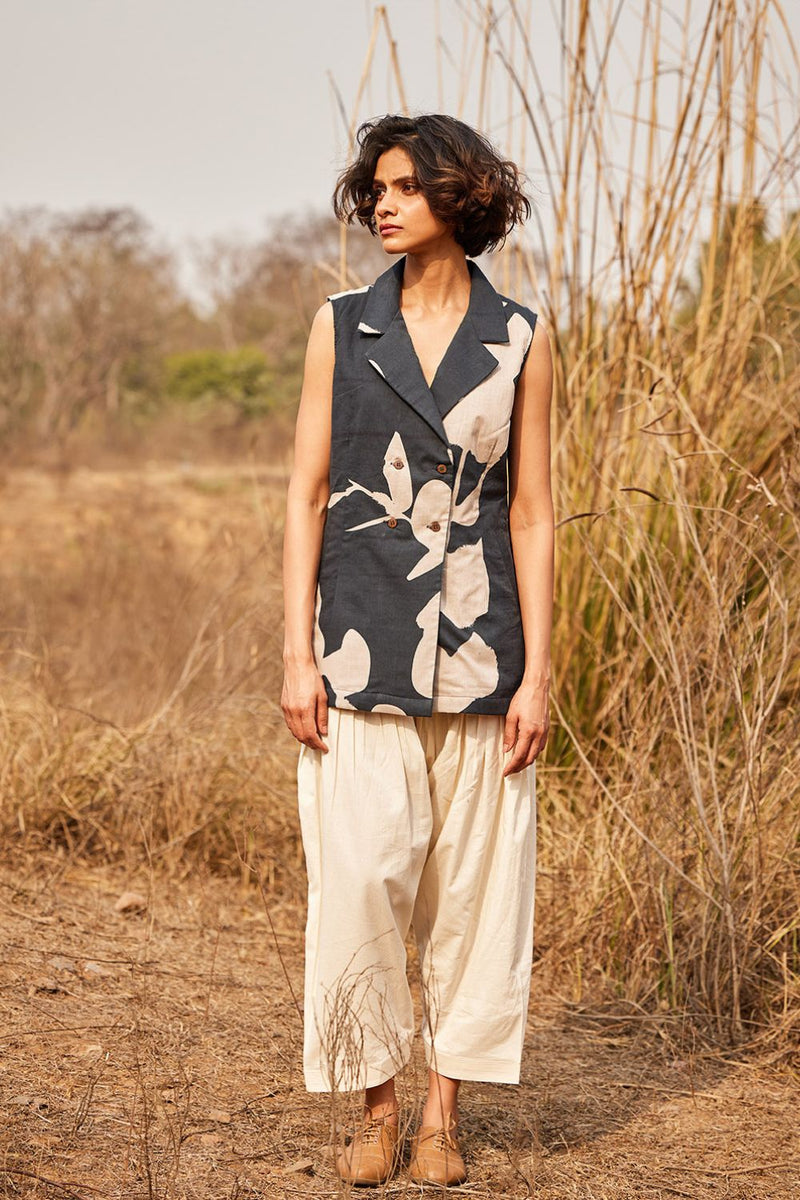 Monoch co ord set cotton by Khara Kapas in black for women in Singapore