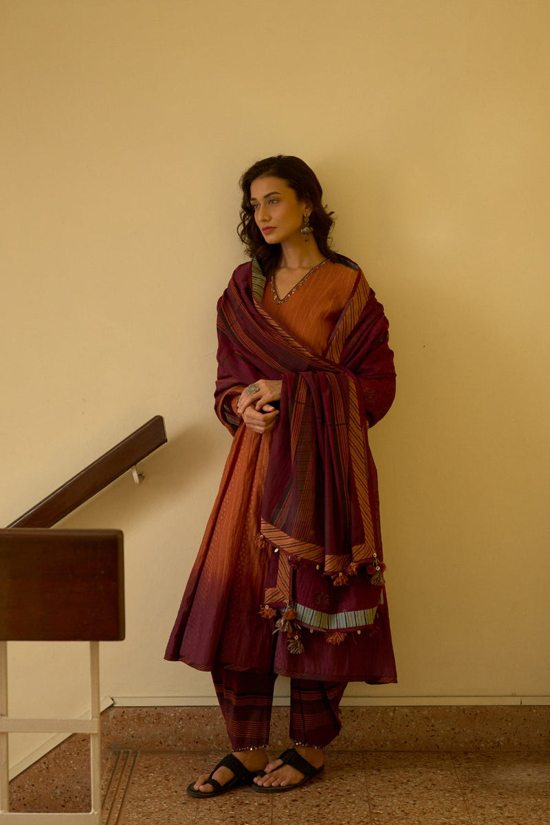 Pihu Dupatta chanderi dupatta by SWATTI KAPOOR in maroon for women in Singapore