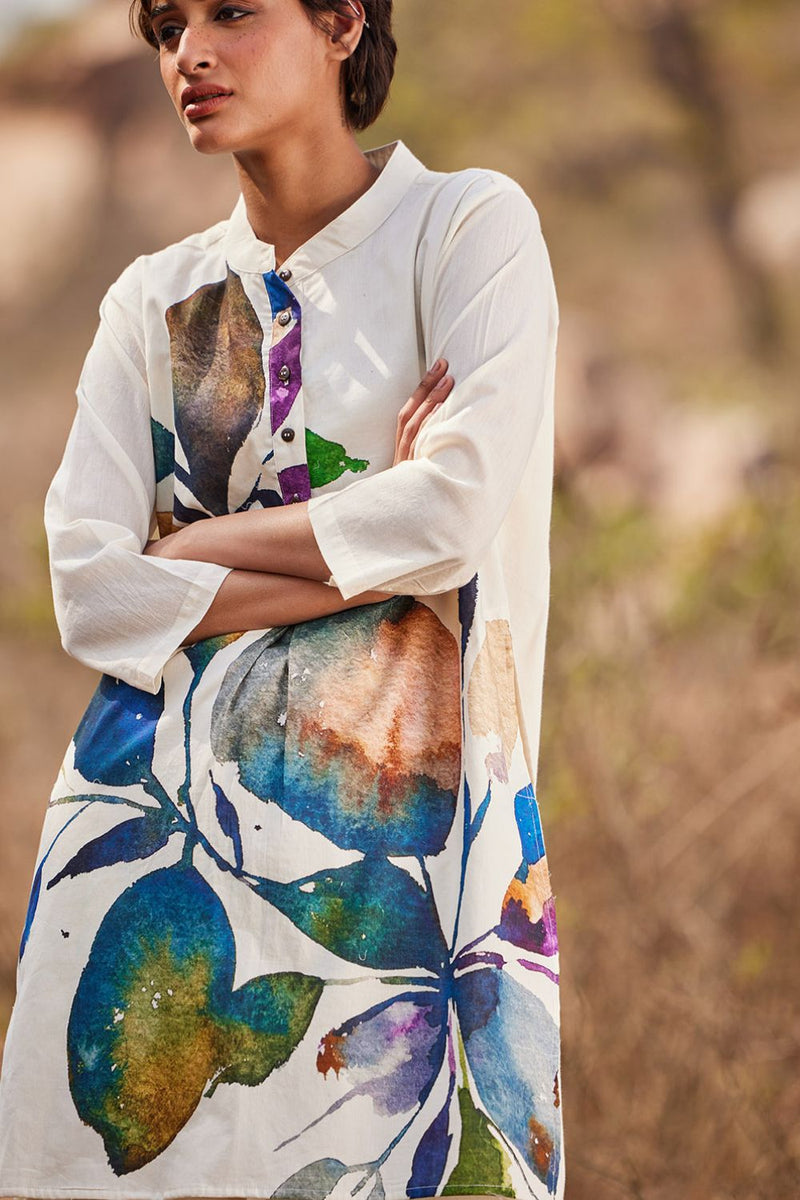 Vann Kurta cotton by Khara Kapas in white for women in Singapore