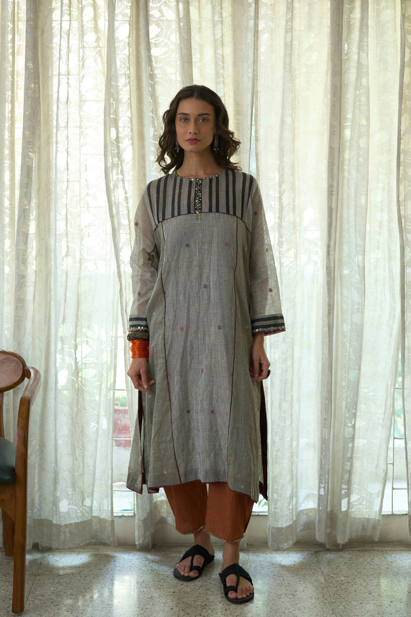 Saroj Kurta silk cotton jamdani kurta/kurta set by SWATTI KAPOOR in white for women in Singapore