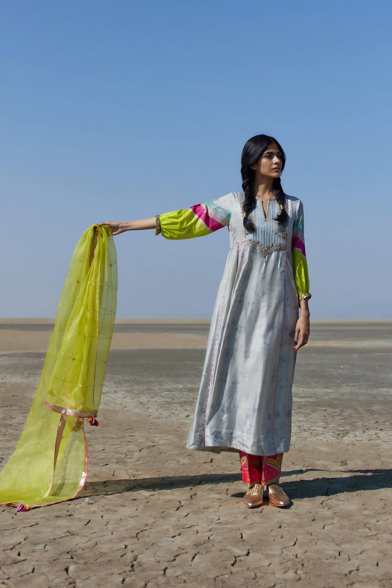GREY YOKE SIDE KALI KURTA SET