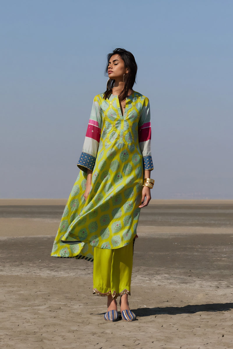 LIME PRINTED SILK BACK PLEAT KURTA SET