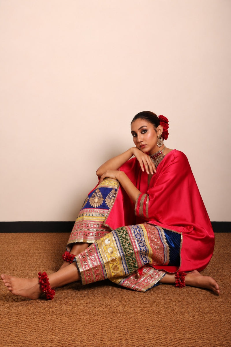 Multi Border Izhaar-Coral Tunic/ Electric Blue Farshi