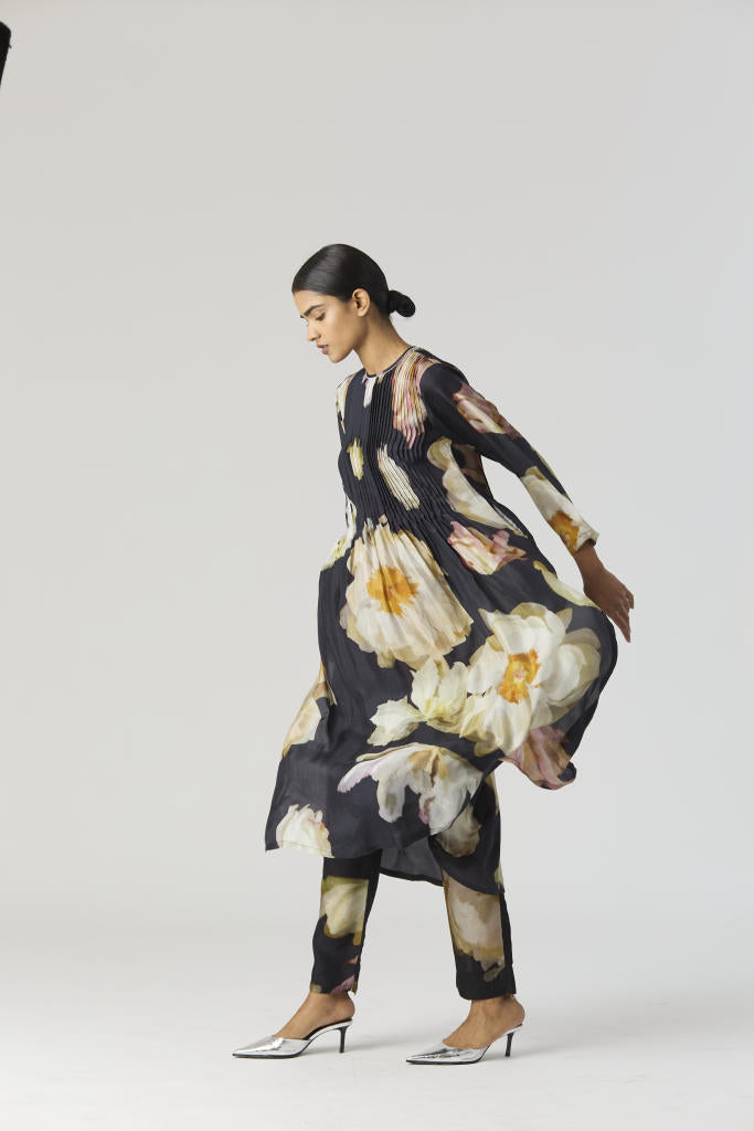 VIVA FIORI PINTUCKS KURTA SET silk by Yam in black color for women in Singapore