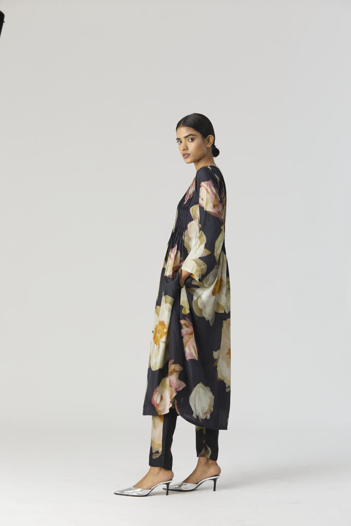 VIVA FIORI PINTUCKS KURTA SET silk by Yam in black color for women in Singapore