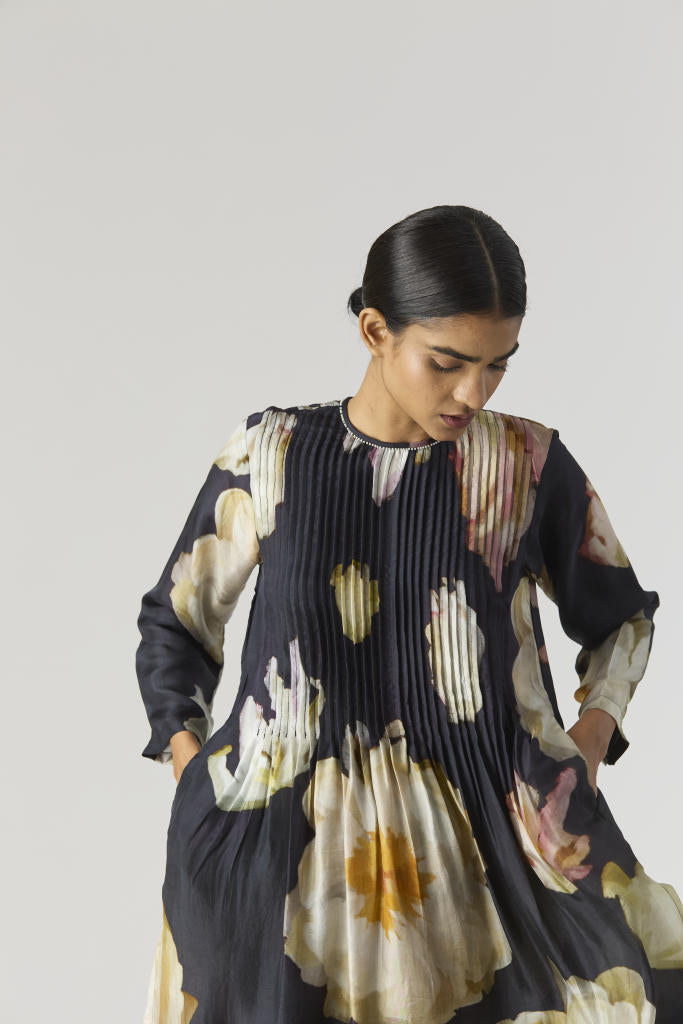 VIVA FIORI PINTUCKS KURTA SET silk by Yam in black color for women in Singapore
