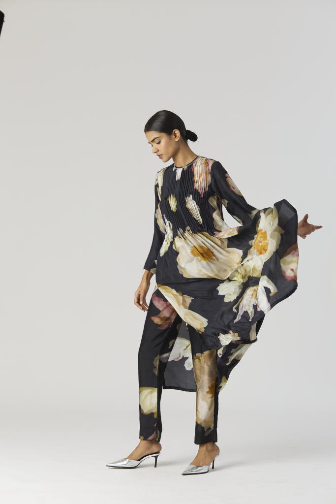 VIVA FIORI PINTUCKS KURTA SET silk by Yam in black color for women in Singapore